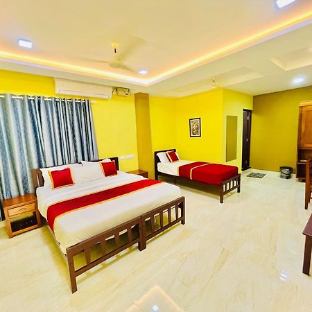Madaparambil Residency Alwaye Luaran gambar
