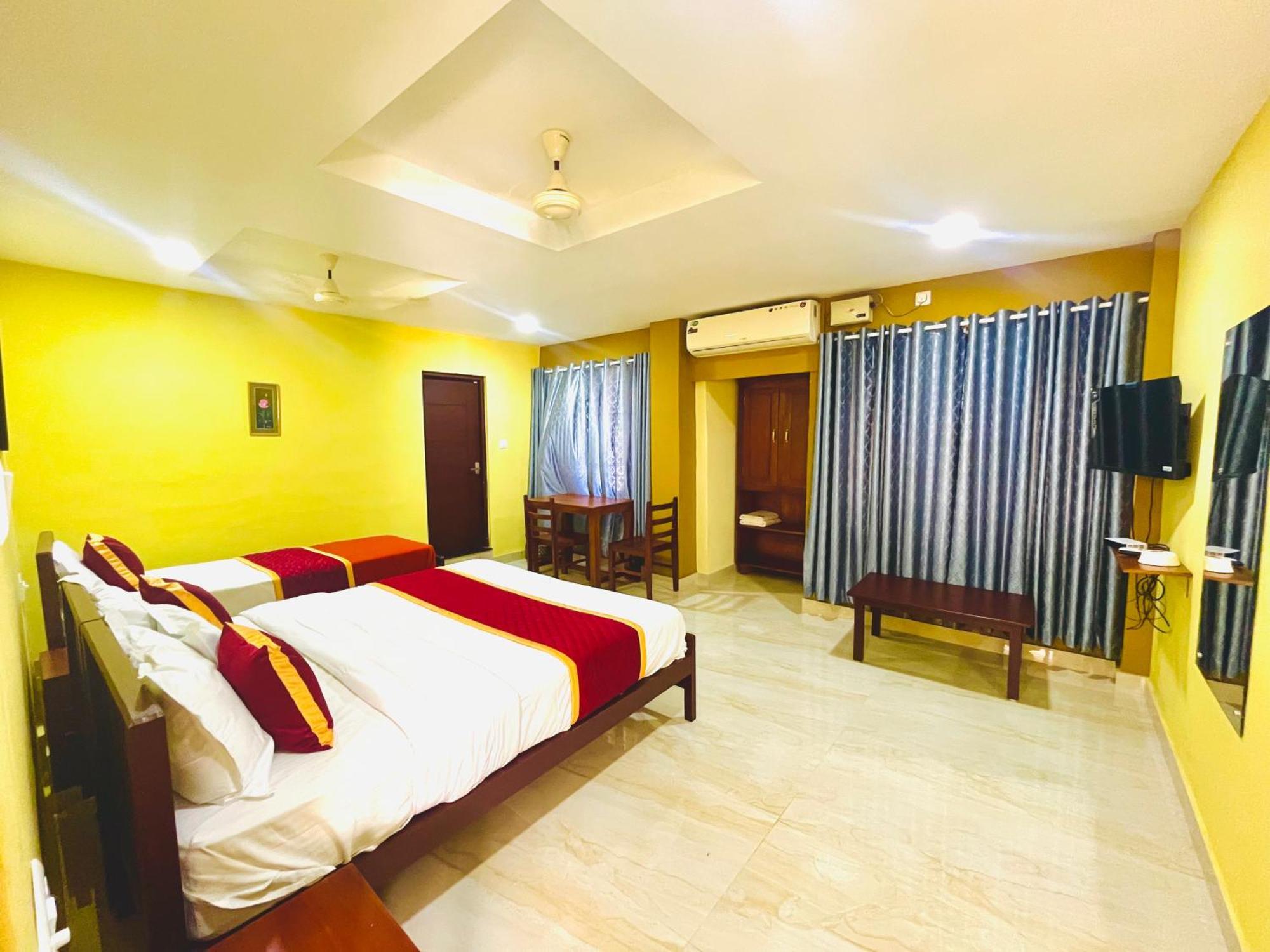 Madaparambil Residency Alwaye Luaran gambar